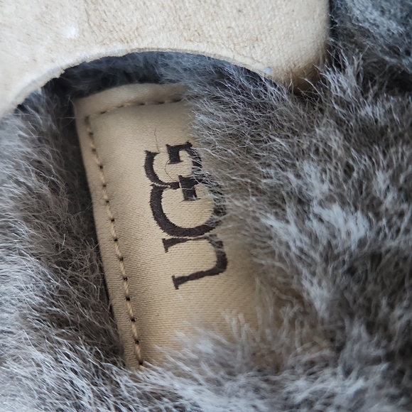 Beautiful NWT IOB UGG Size 8 Charcoal Disquette Slippers 🩶🎁🐑♥️ - Picture 5 of 16